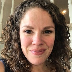 Meet your Posher, Camia